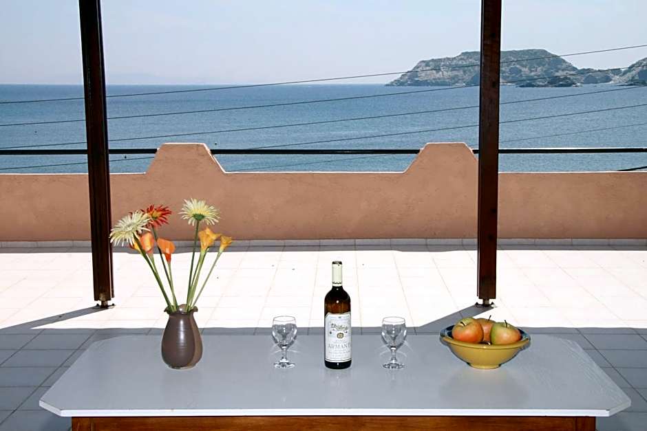 Thania Seaside Smotel - Adults Only