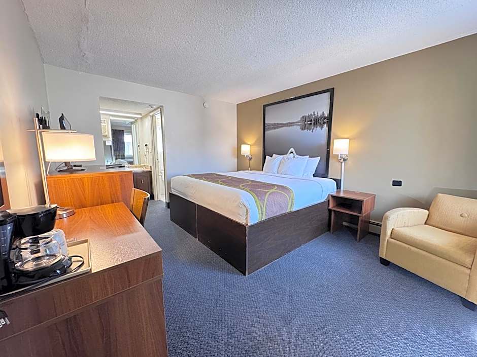 Super 8 by Wyndham Guelph