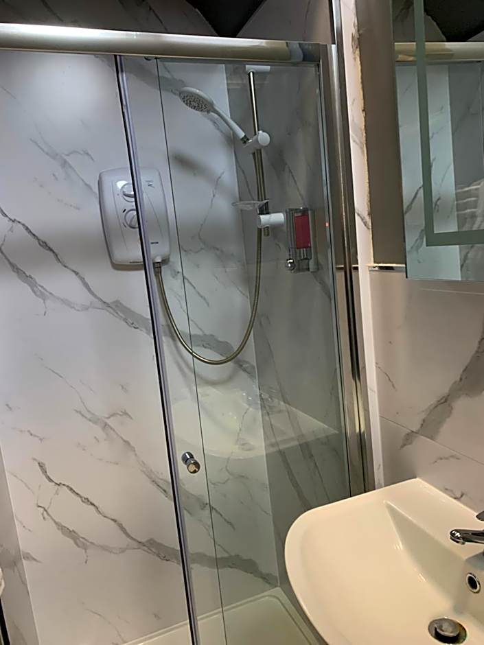 1 Bed Old Town City Studio near Theatre Suit Work or Leisure