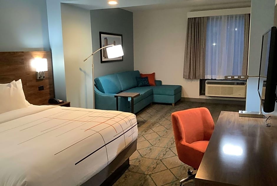 La Quinta Inn & Suites by Wyndham Littleton-Red Rocks