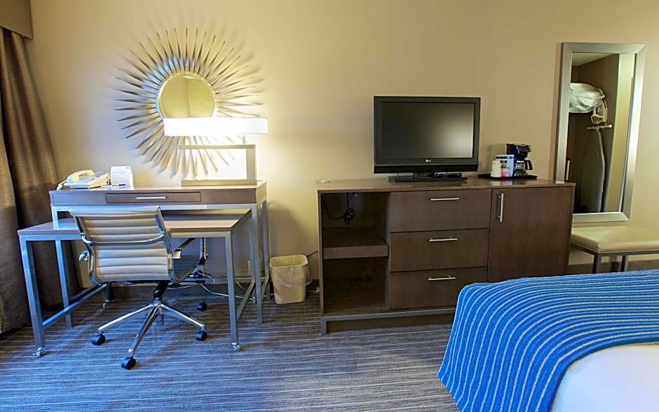 Holiday Inn Express Fargo - West Acres By IHG