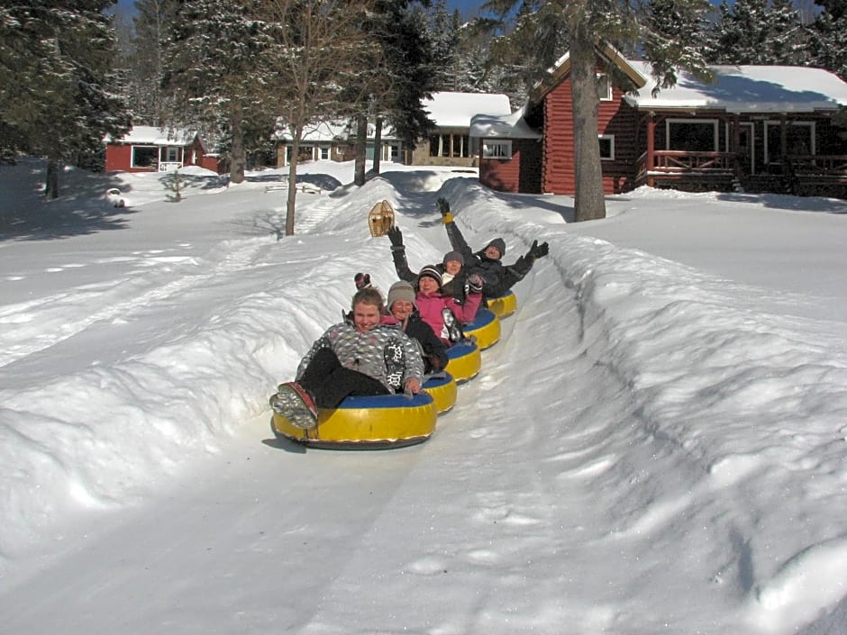 Kan-a-Mouche Pourvoirie Auberge et Chalets
