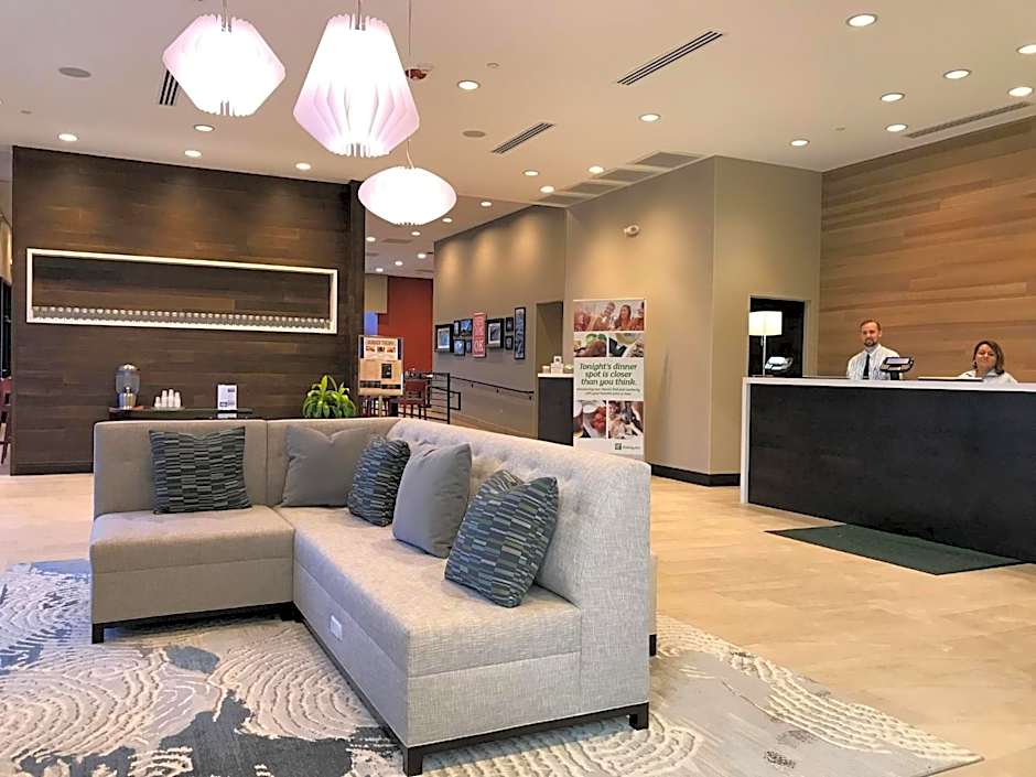 Holiday Inn & Suites Chicago-Carol Stream (Wheaton) By IHG