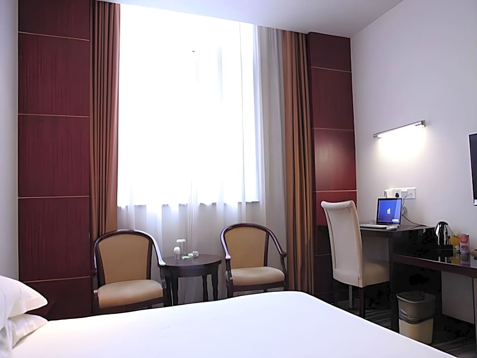 GreenTree Inn Shandong Qingdao Jiaozhou Sanlihe Park Express Hotel