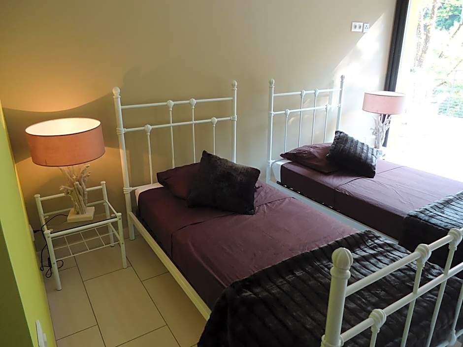 Prehistoric Lodge - Adult Only