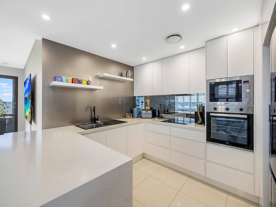 Meridian Alex Beach Apartments