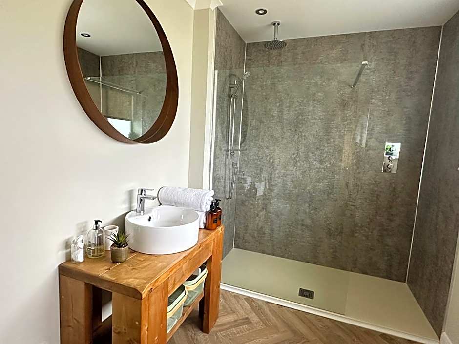 White House Farm - Beautiful Self Contained Courtyard Rooms