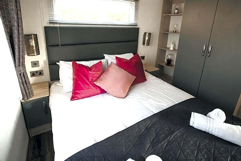 Black Bull Retreat, Barmston with Private Hot Tubs