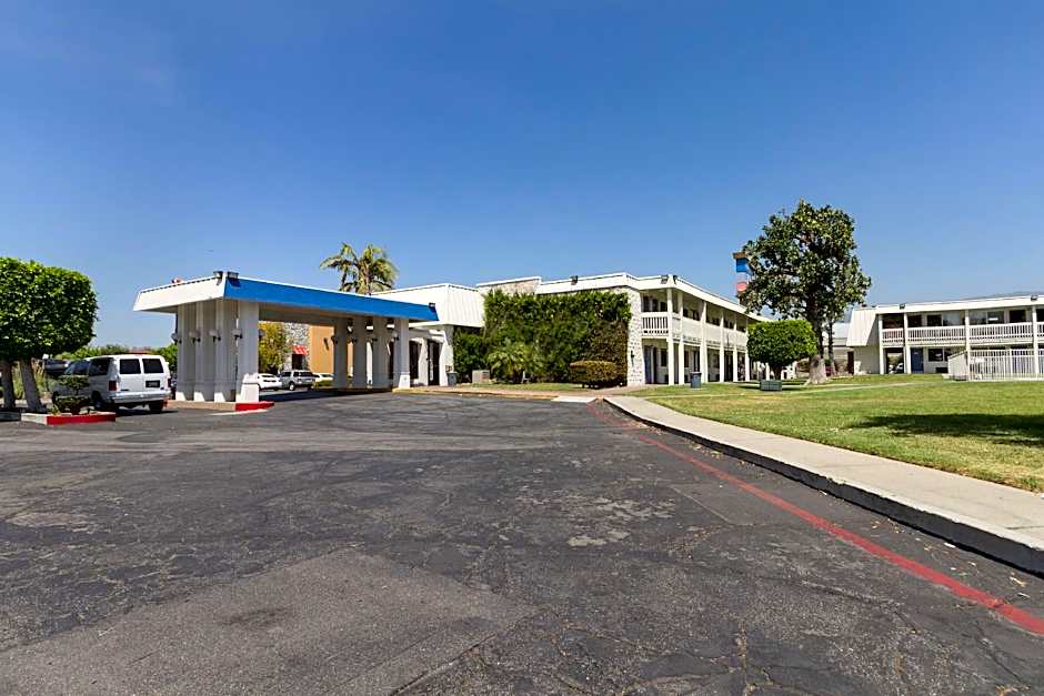 Motel 6 Claremont, CA