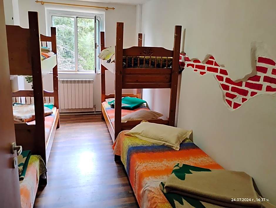 хижа "Скакавица"