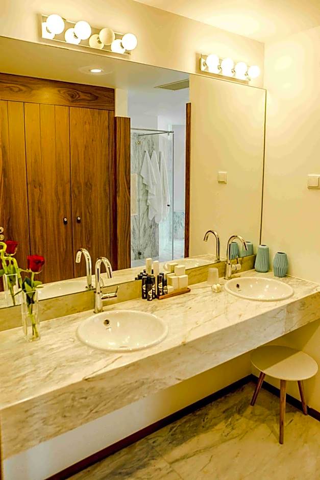 Enigma - Nature & Water Hotel