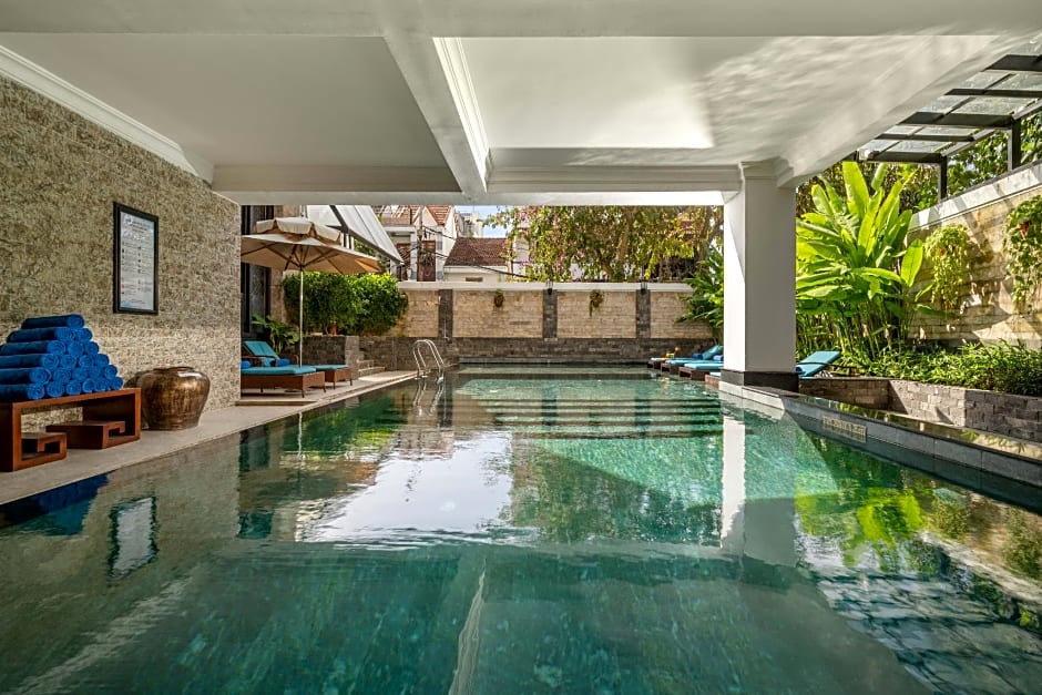 Royal Riverside Hoi An Hotel