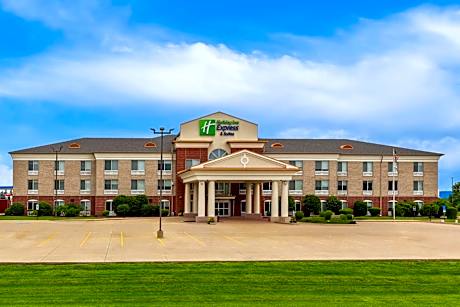 Holiday Inn Express & Suites Vandalia By IHG