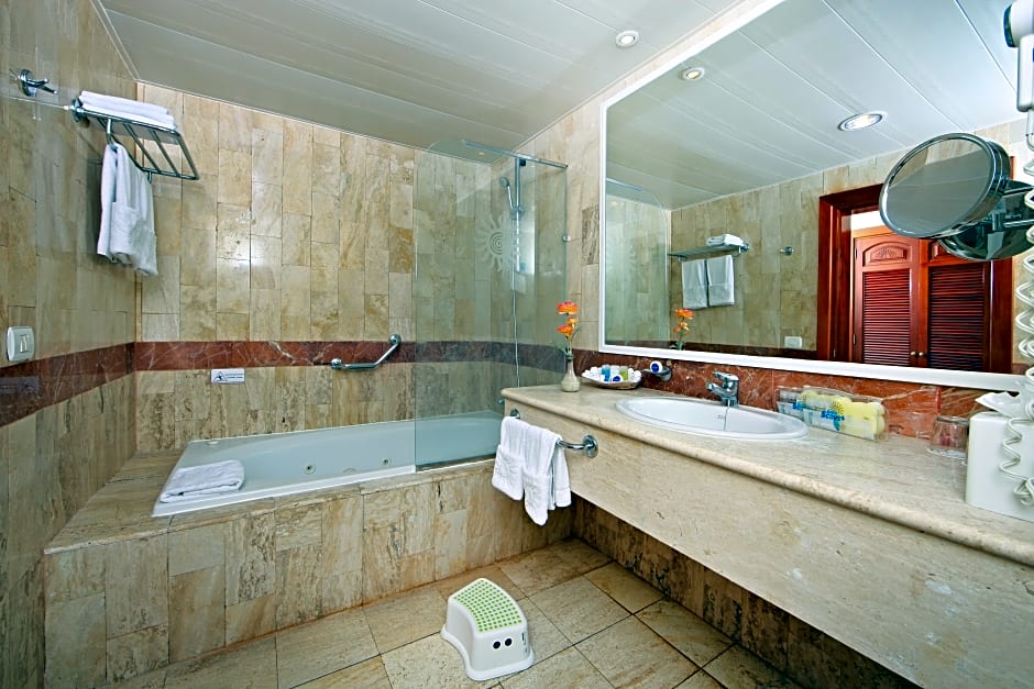 Bahia Principe Grand Turquesa - All Inclusive