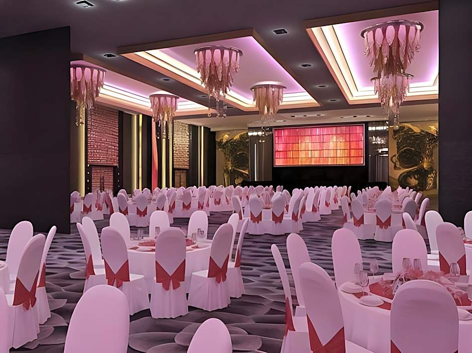 Vangohh Eminent Hotel & Spa