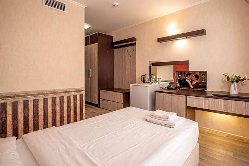Lotos Hotel