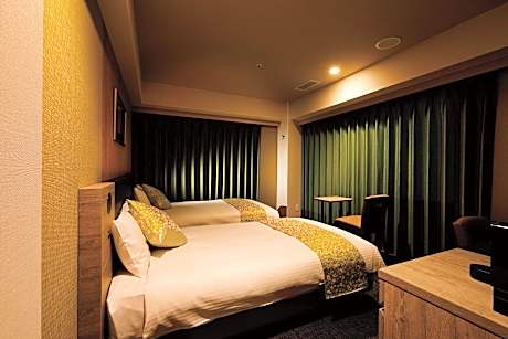 Deluxe Corner Twin Room