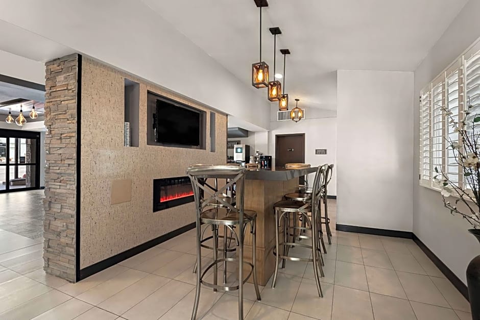 Best Western Plus Manhattan Beach Hotel