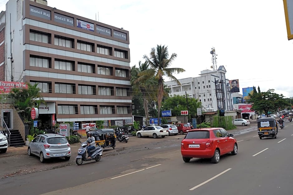 Hotel Raj