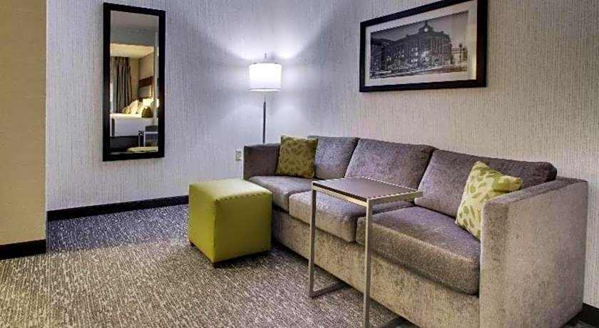 Roundhouse Suites
