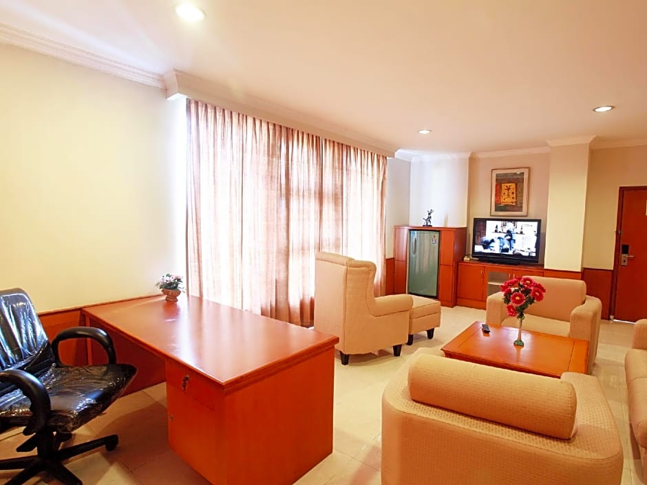 Plaza Hotel Tegal