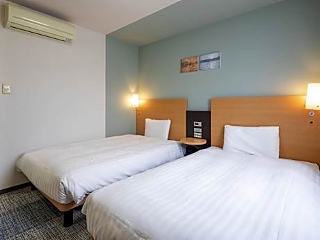Twin Room - Non-Smoking