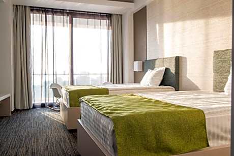 Twin Room with Balcony and Lake View