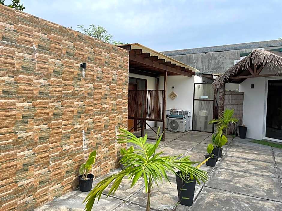 Himeyn Beach Inn - Ocho Homes by Eight Continents