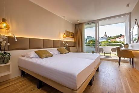 Superior Double or Twin Room with Extra bed, Balcony and Harbor view