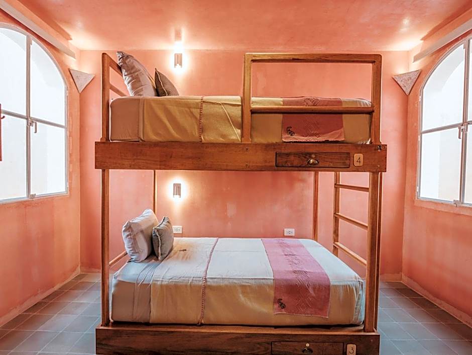 Casa Amate 61 Boutique Hostel
