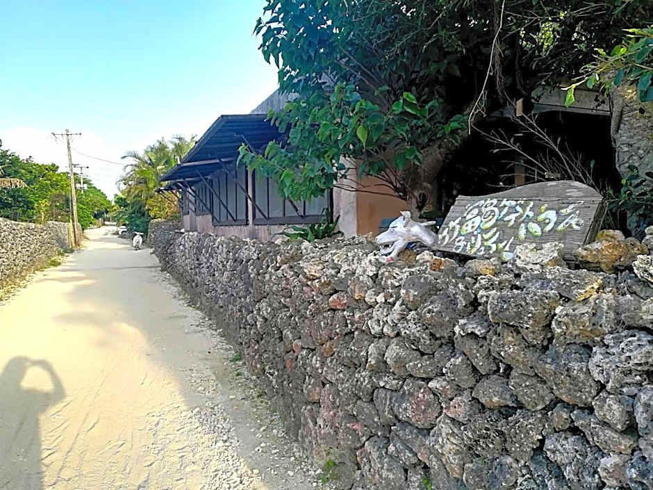 Taketomijima Guesthouse and je Taime