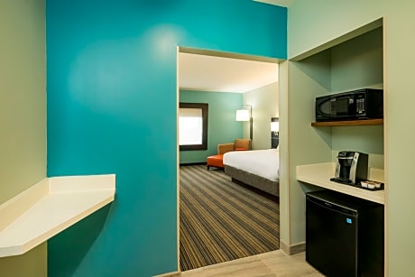 1 King Bed Suite