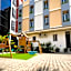 Zillion Pavilion Family & Business Hotel