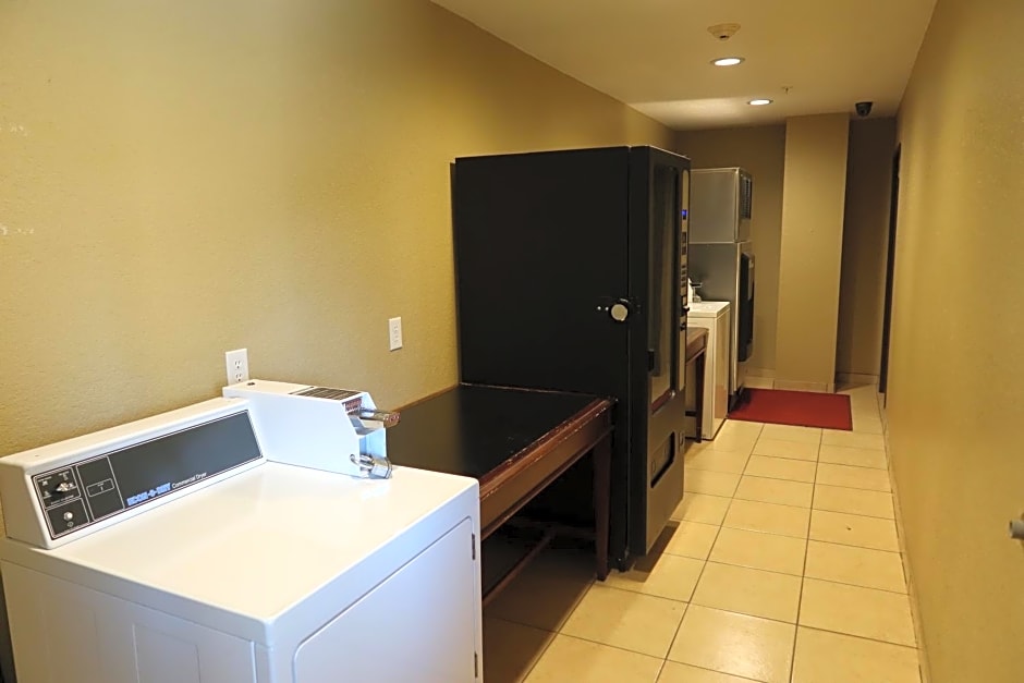 West Worth Inn & Suites White Settlement