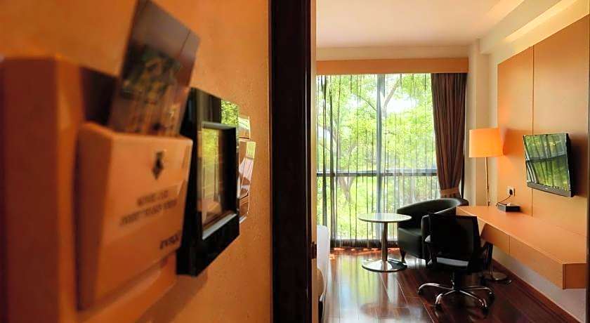 Symphony Suites Hotel