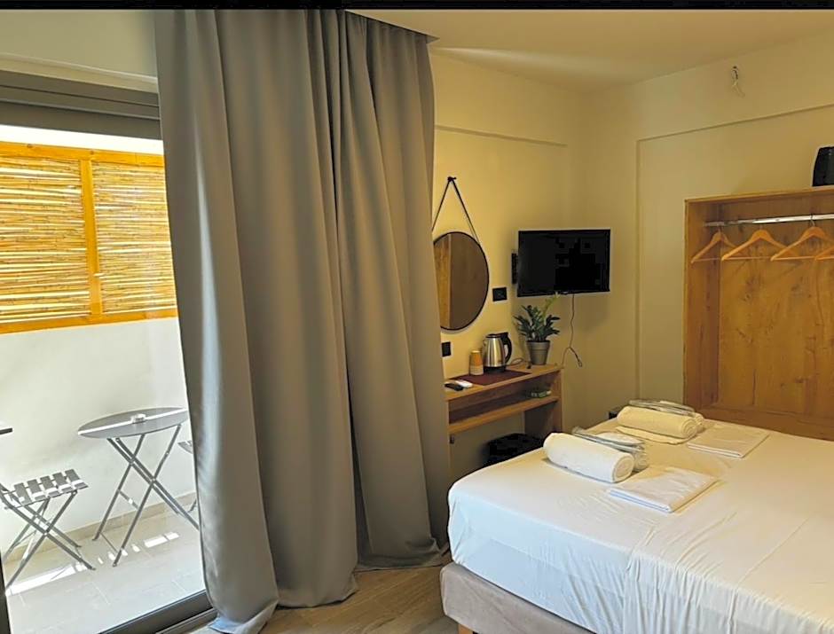 Lunar Hotel Modern Boutique