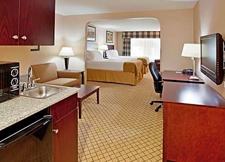 Suite with Two Queen Beds