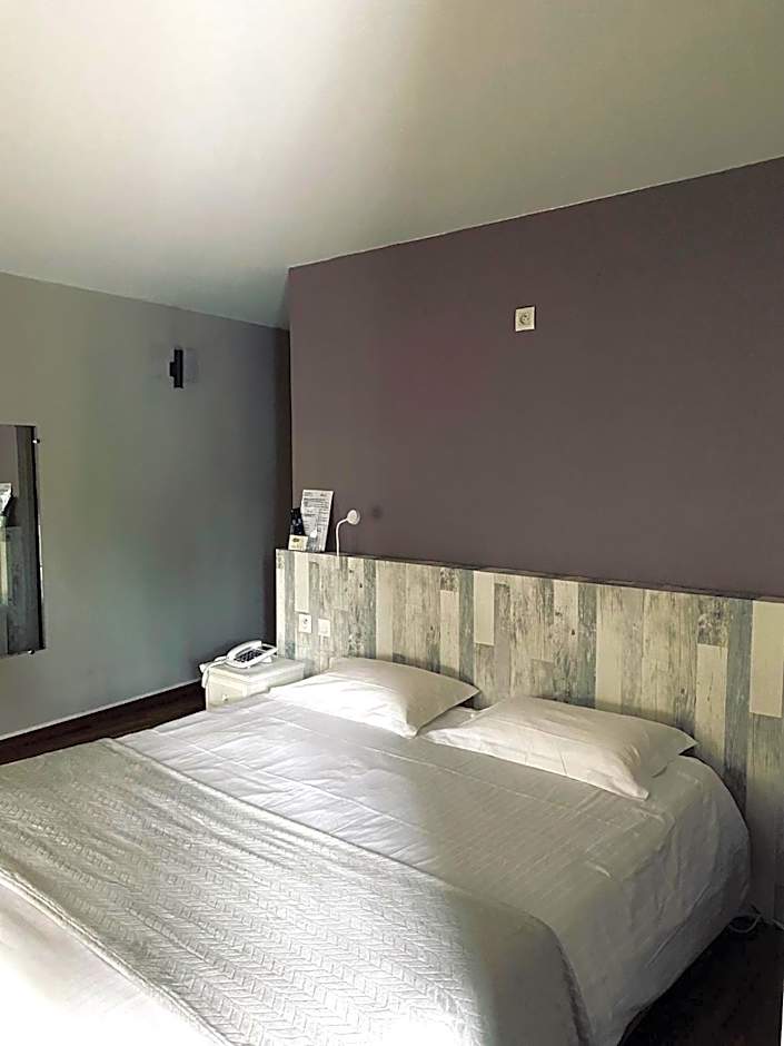 Brit Hotel Le Surcouf