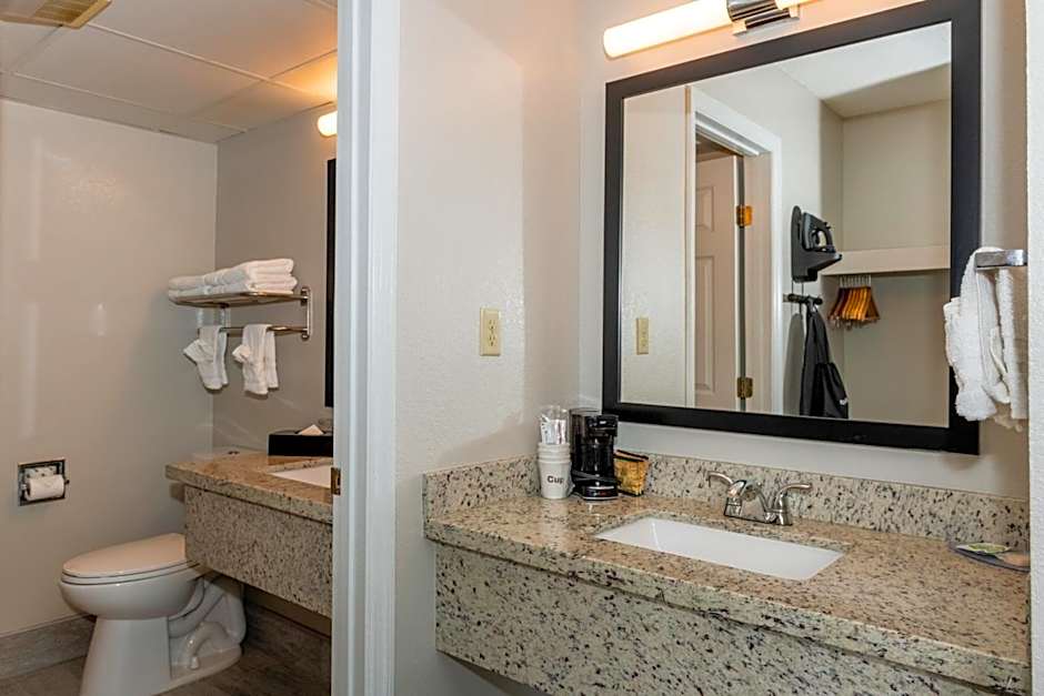 Twin Mountain Inn & Suites