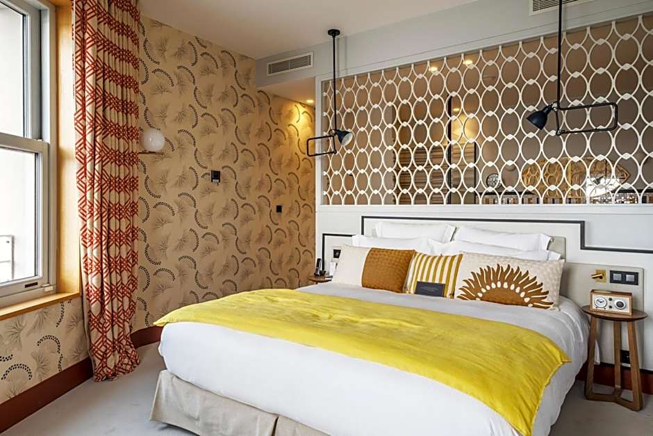 Photo 1 of 5 of Prestige Suite, Sea View
