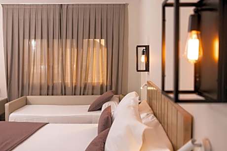 Superior Triple Room with Garden View (2 people)