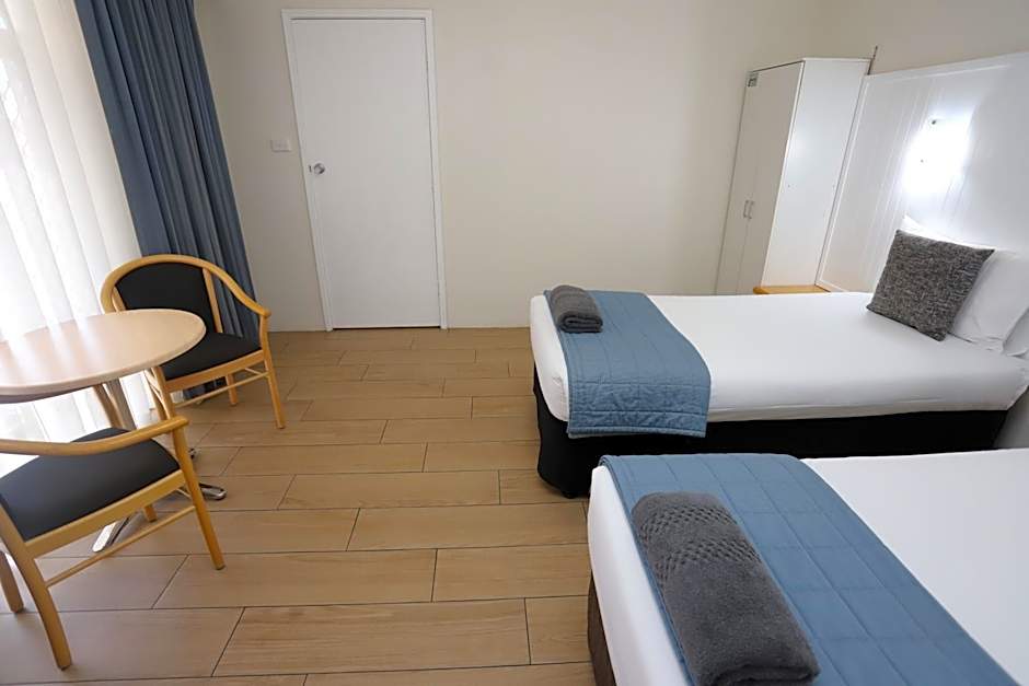 Sleepy Hill Motor Inn