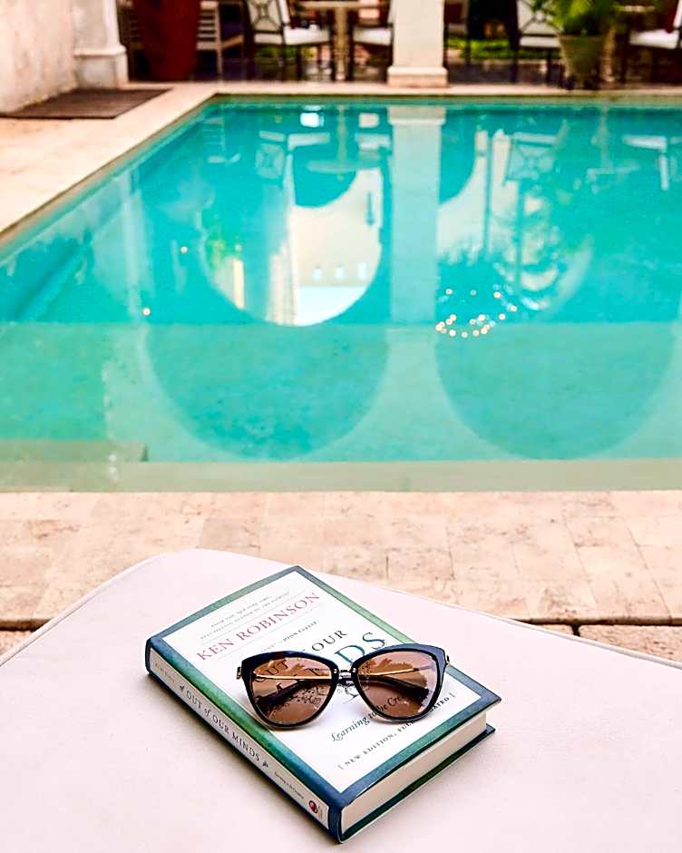 Casa Lecanda Boutique Hotel