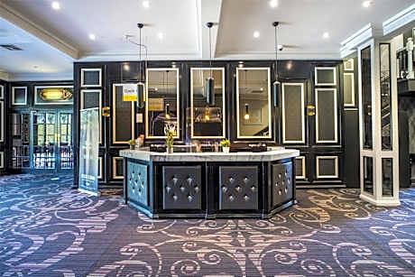 Nightcap at Skyways Hotel