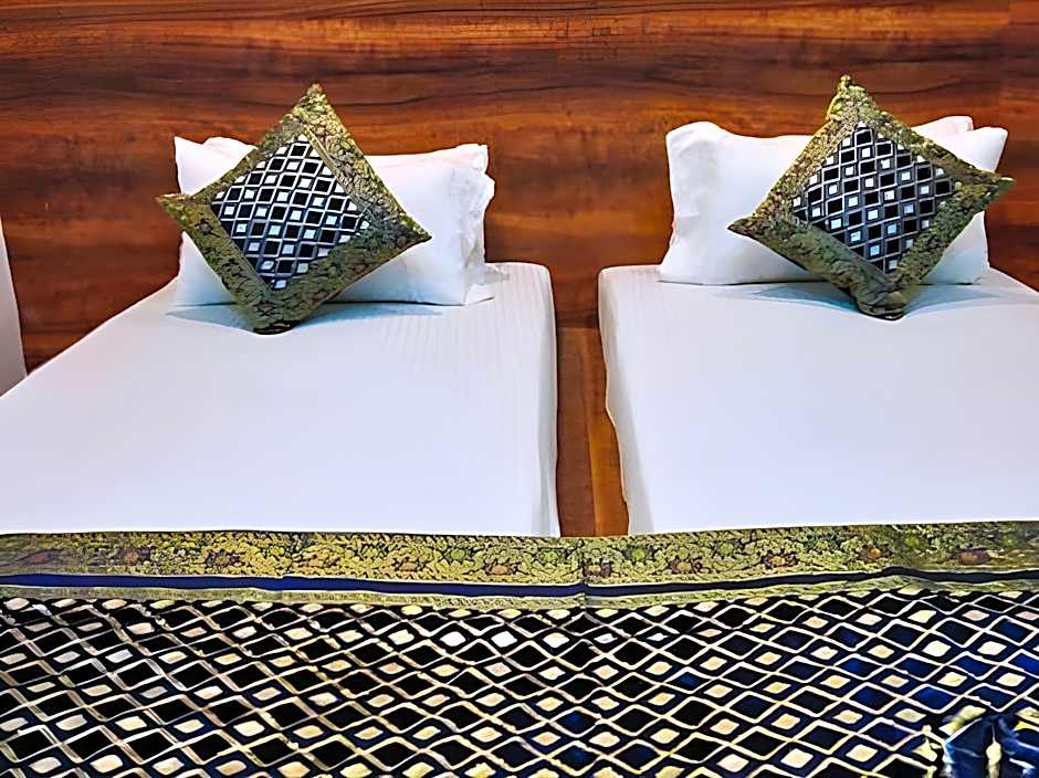 Dwivedi Hotels Sri Omkar Palace