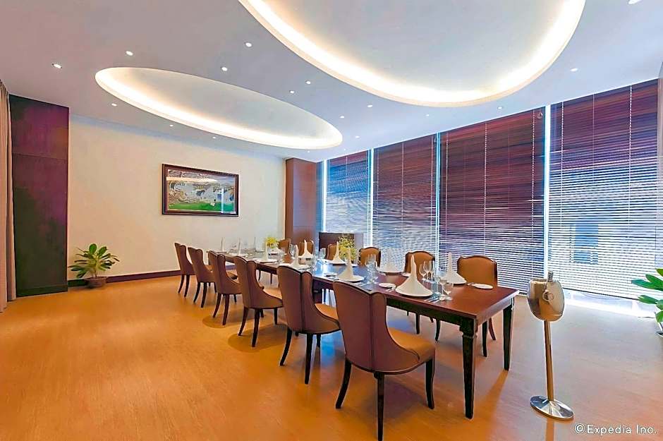 Muong Thanh Luxury Song Lam Hotel