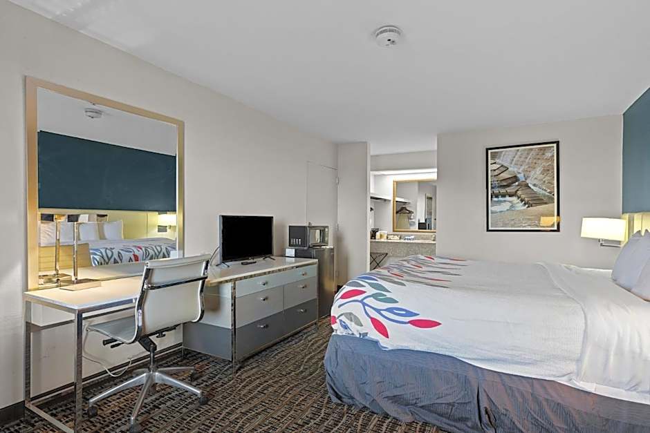 Garnet Inn & Suites, Morehead City near Atlantic Beach 