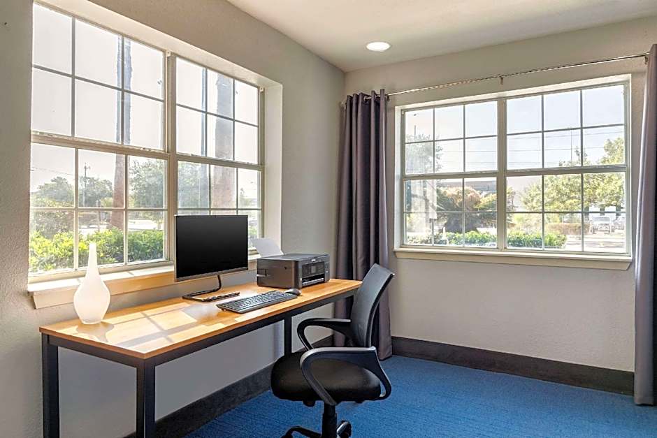 Quality Inn Downtown - near Market Square
