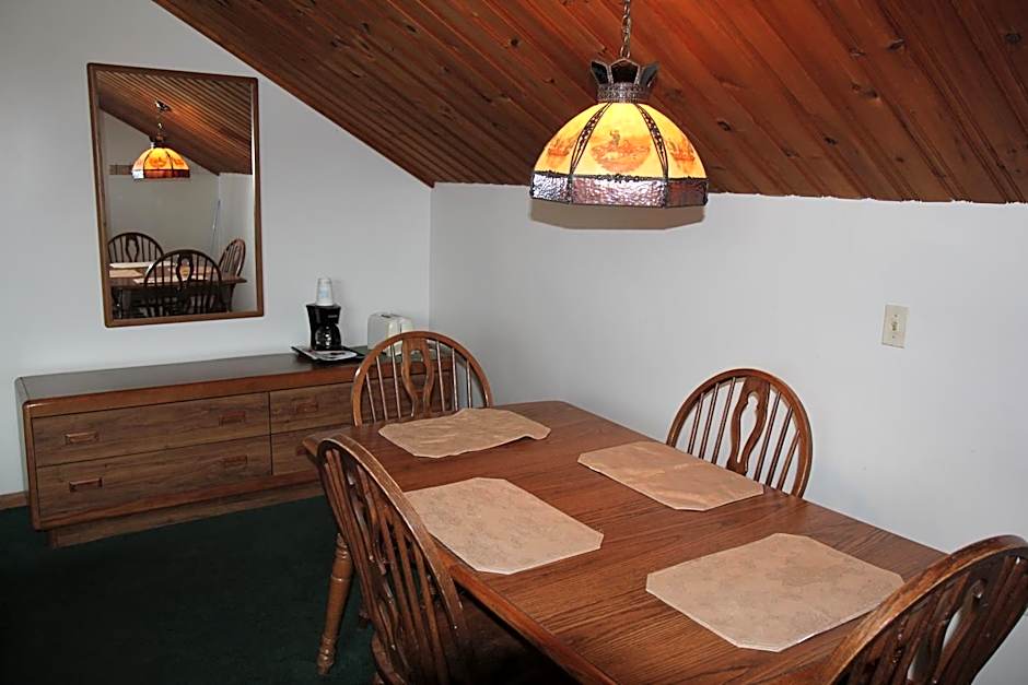 Sara Placid Inn & Suites