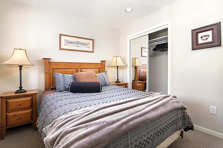 Town Plaza Suites by Golden Dreams